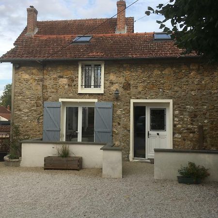 Au Tilleul Lägenhet Mezieres-sur-Seine Exteriör bild