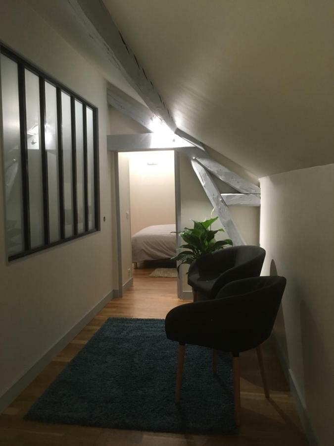Au Tilleul Lägenhet Mezieres-sur-Seine Exteriör bild