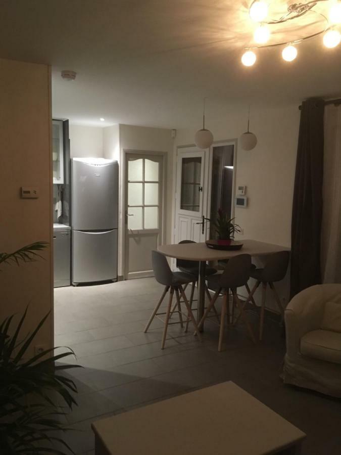 Au Tilleul Lägenhet Mezieres-sur-Seine Exteriör bild