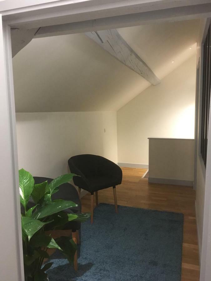 Au Tilleul Lägenhet Mezieres-sur-Seine Exteriör bild